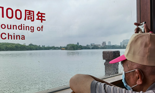 不忘来时路，永远跟党走